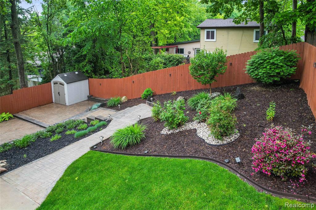 901 Ridge Road, Lake Orion, MI 48362 — Photo 22