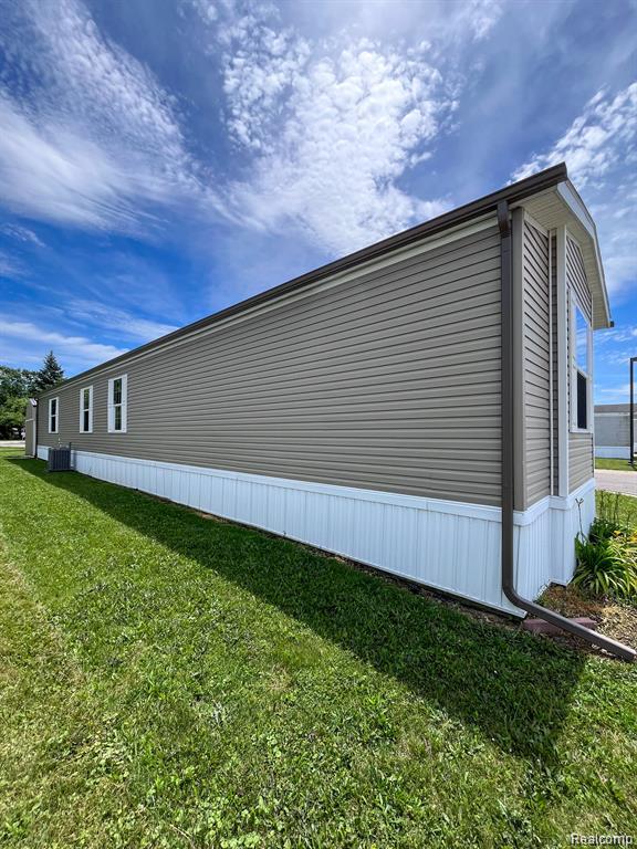 321 PRAIRIE Circle, Carleton, MI 48117 — Photo 19