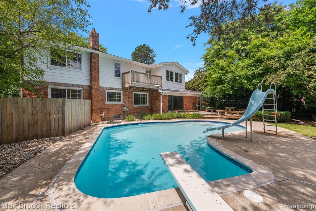 4525 Valleyview Drive, West Bloomfield, MI 48323 — Photo 31