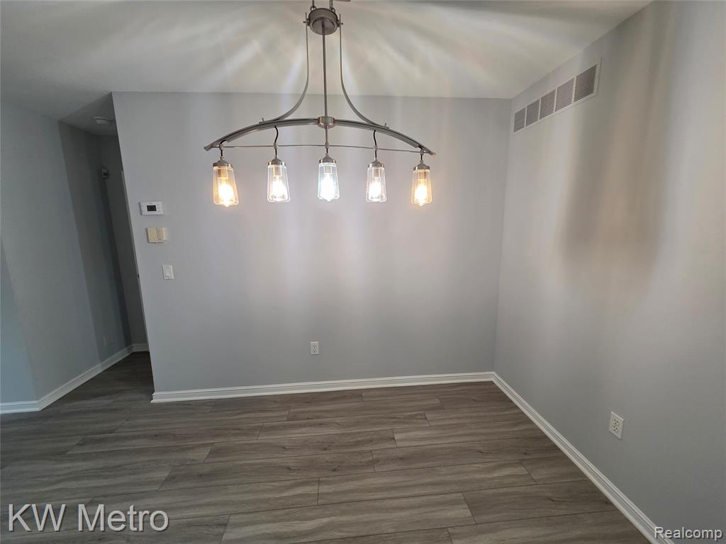 6680 Ridgefield Circle Circle, 104, West Bloomfield, MI — Photo 10