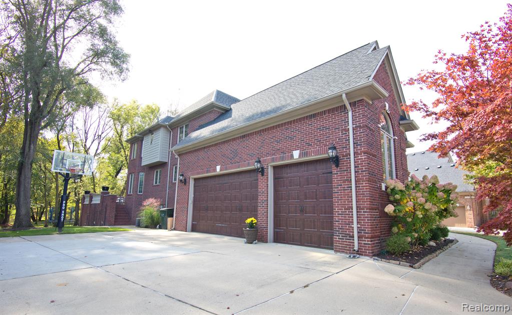 755 MAJESTIC, Rochester Hills, MI 48306 — Photo 3