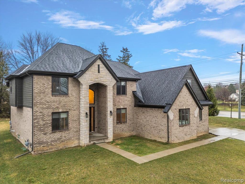 3973 LISA MARIE Drive, Sterling Heights, MI 48314 — Photo 2