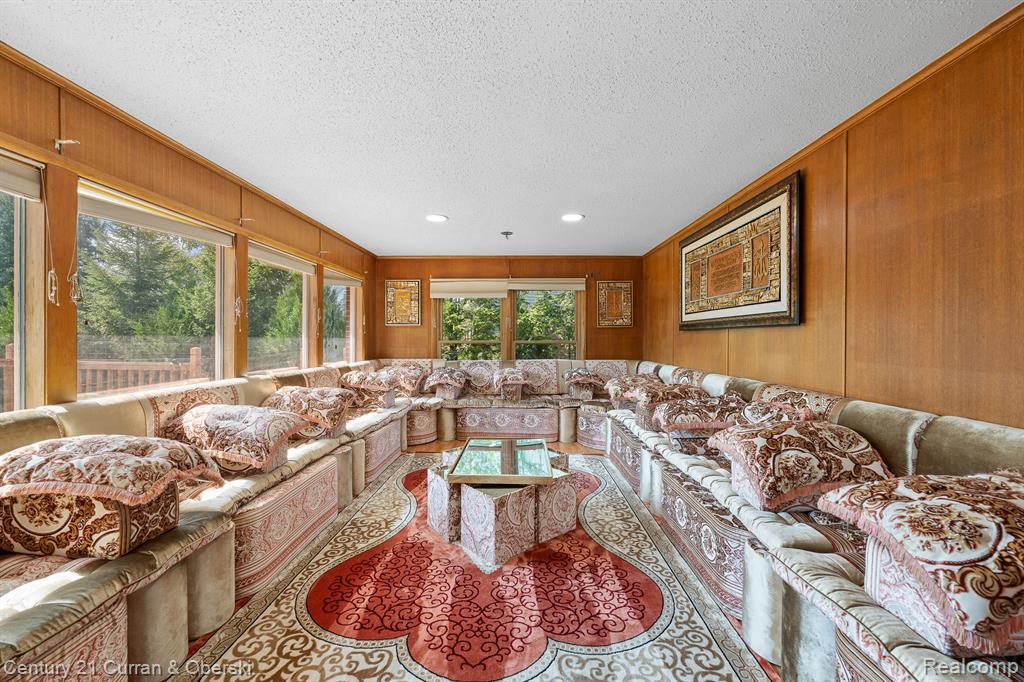 730 WOODCREST Drive, Dearborn, MI 48124 — Photo 21
