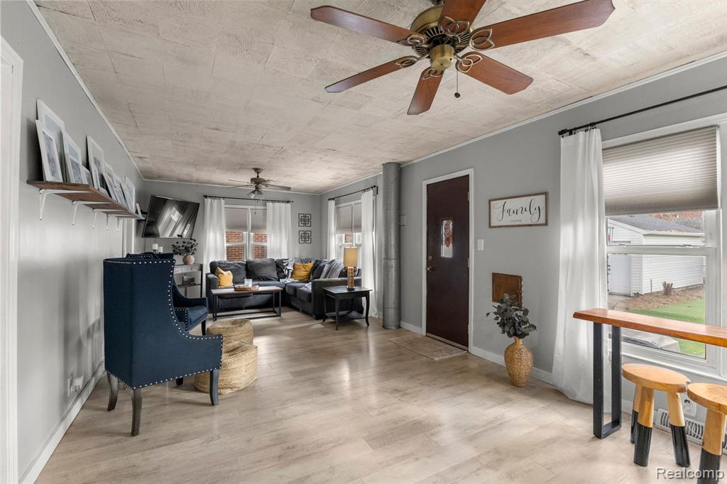916 N MELBORN Street, Dearborn, MI 48128 — Photo 13