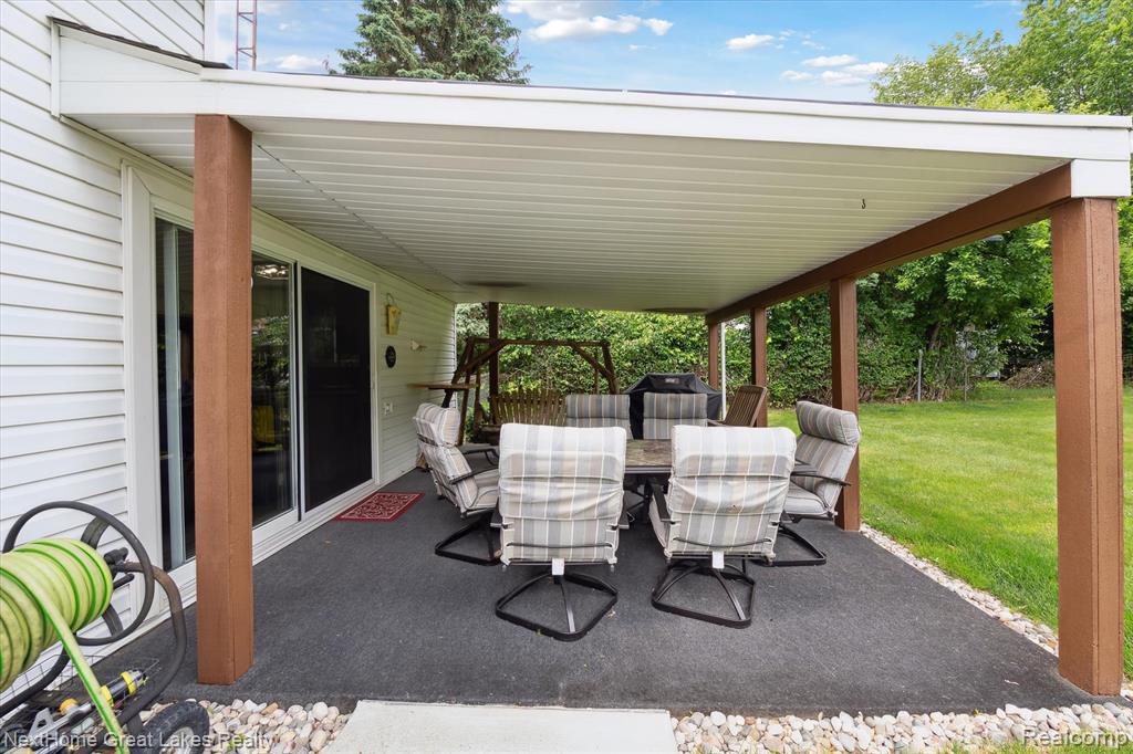 4098 Sam Snead Drive, Flint, MI 48506 — Photo 38