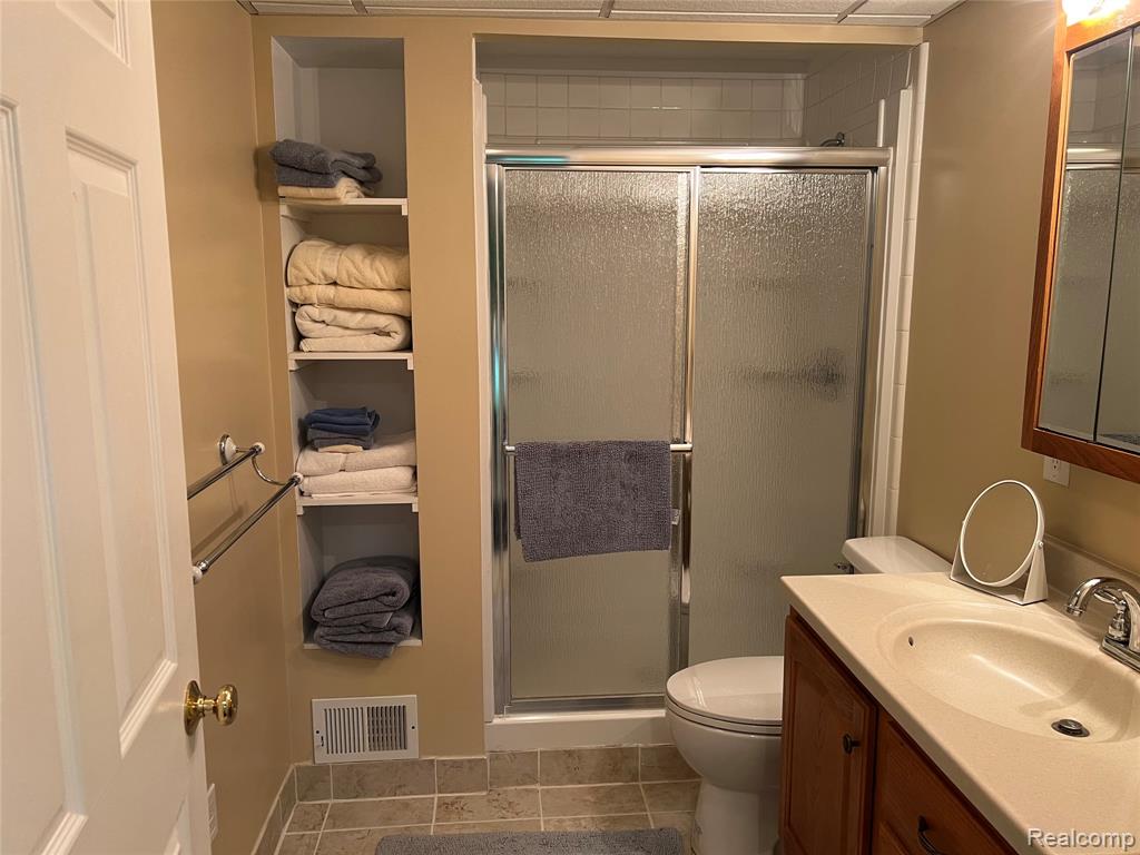 5250 Bronco Drive, Clarkston, MI — Photo 28