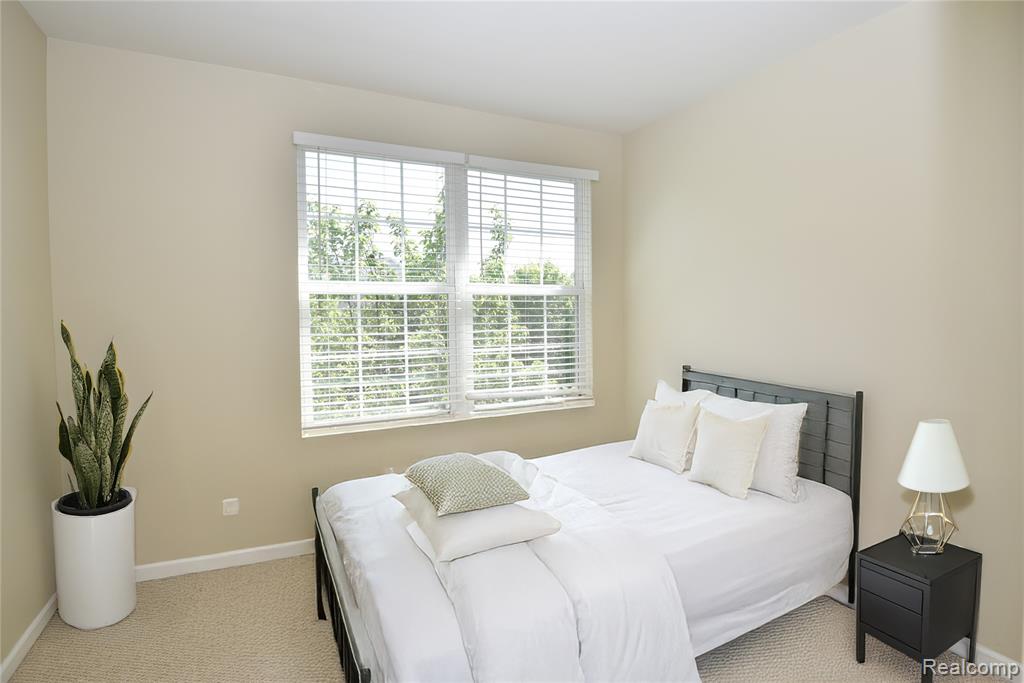 44458 Gwinnett Loop, Novi, MI — Photo 21