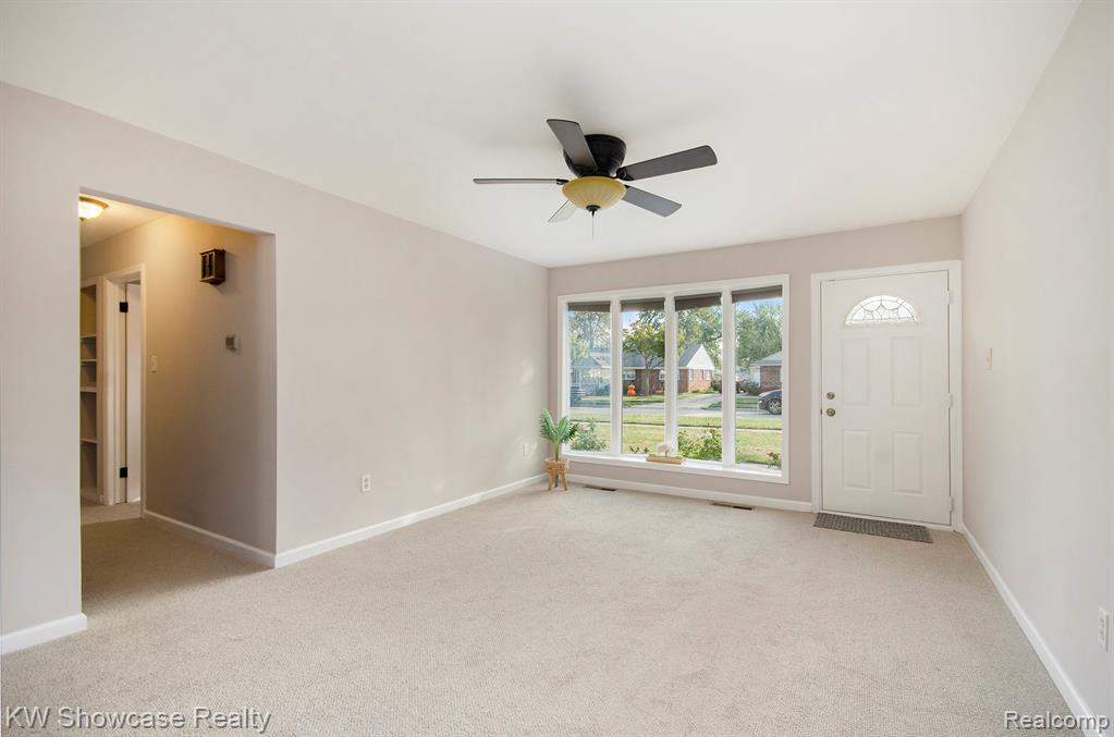 18582 Hamann Street, Riverview, MI 48193 — Photo 9