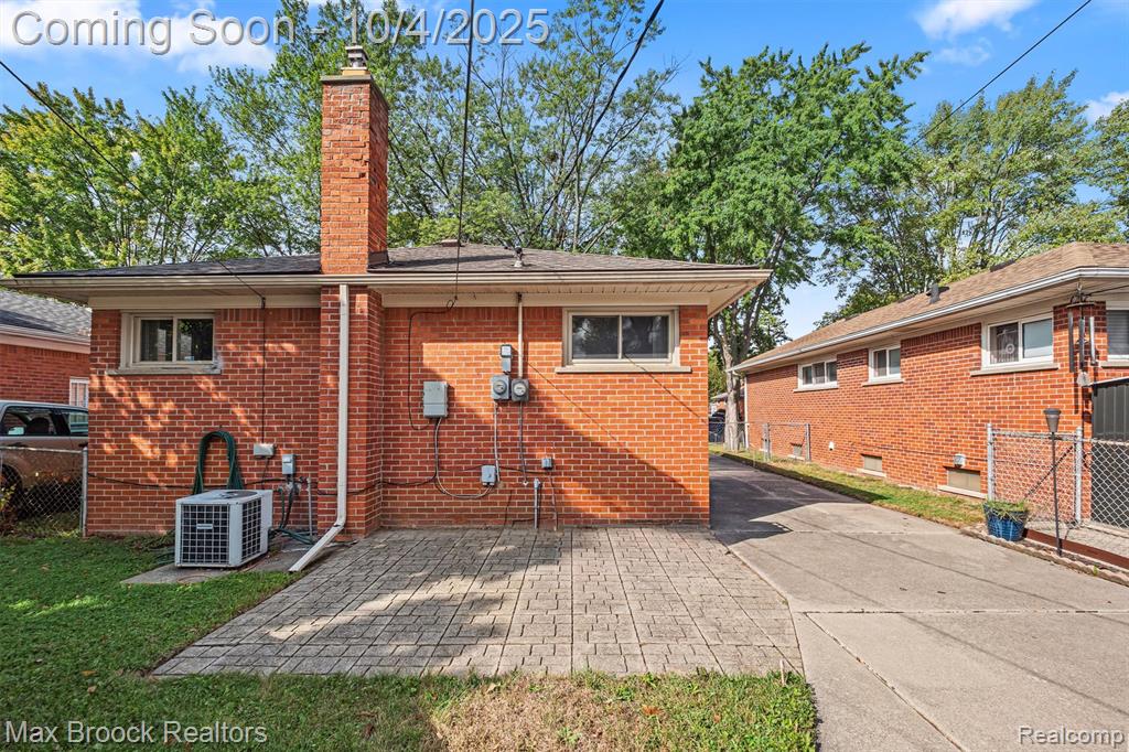 8282 Nightingale Street, Dearborn Heights, MI 48127 — Photo 20