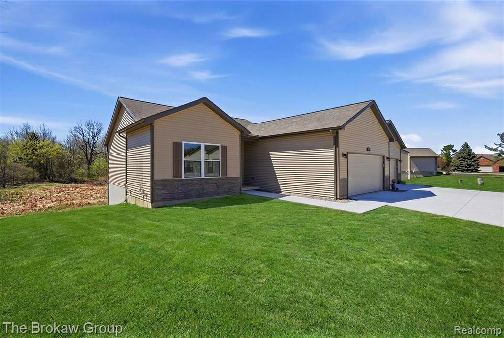 3365 Meadowridge Court, Davison, MI 48423 — Photo 2