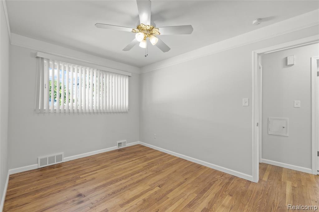 6727 Hawthorne Street, Garden City, MI — Photo 14