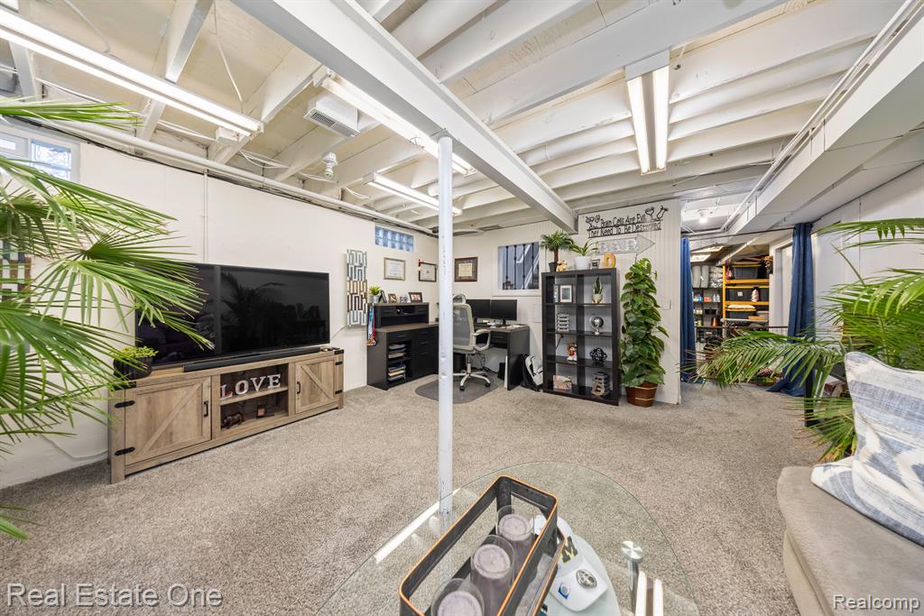 4083 W MAPLE Road, Wixom, MI 48393 — Photo 35