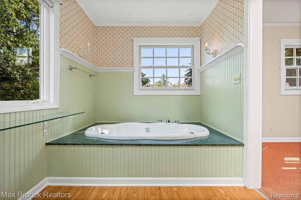 35550 Pleasant Valley Road, Farmington Hills, MI, 48331