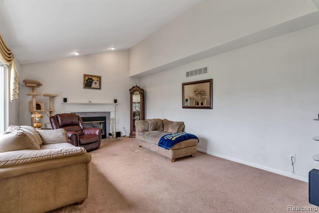 6300 LISMORE Circle, Grand Blanc, MI 48439 — Photo 9