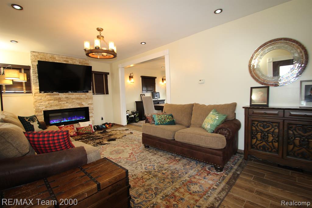 6000 ORCHARD Avenue, Dearborn, MI 48126 — Photo 6