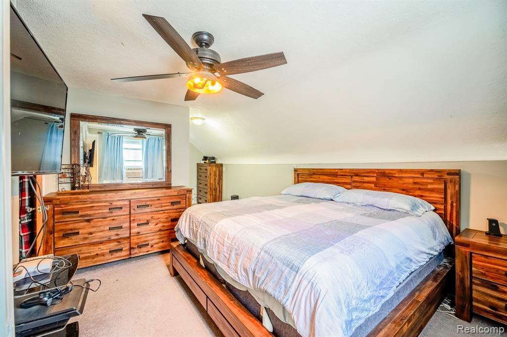 706 WHITE Avenue, Lincoln Park, MI 48146 — Photo 19