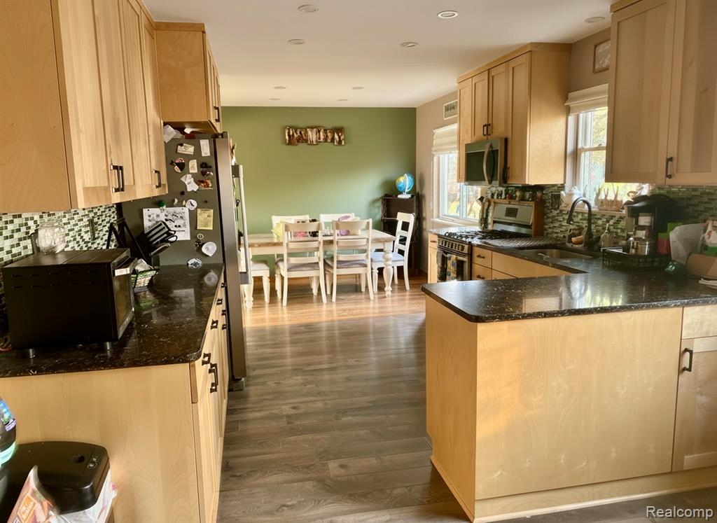 24816 Pamela Street, Flat Rock, MI 48134 — Photo 10