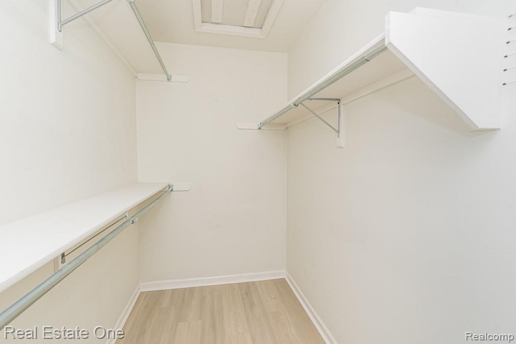619 Whitney Drive, Rochester Hills, MI 48307 — Photo 32