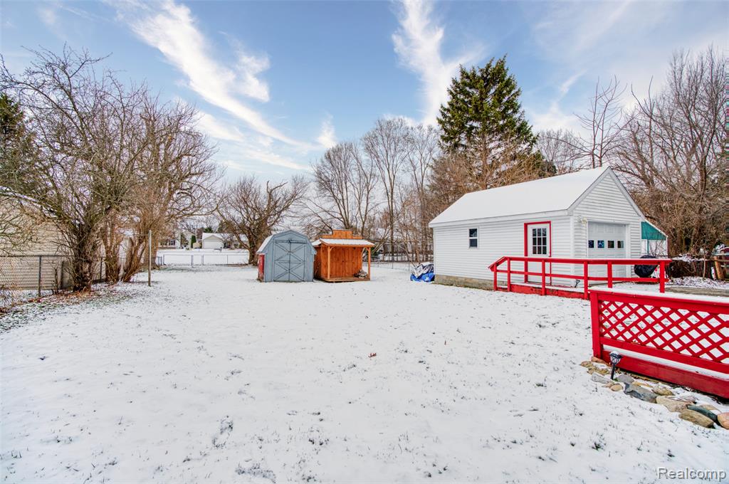 522 E FRANK Street E, Fowlerville, MI 48836 — Photo 21
