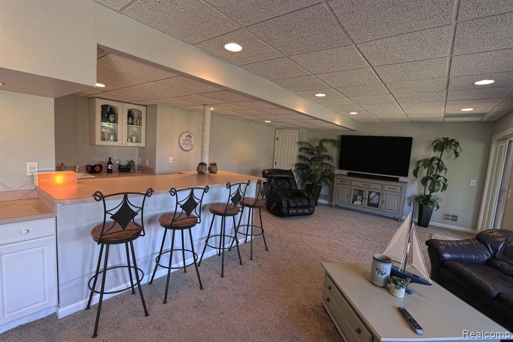 5470 HURON HILLS Drive, Commerce Twp, MI 48382 — Photo 33