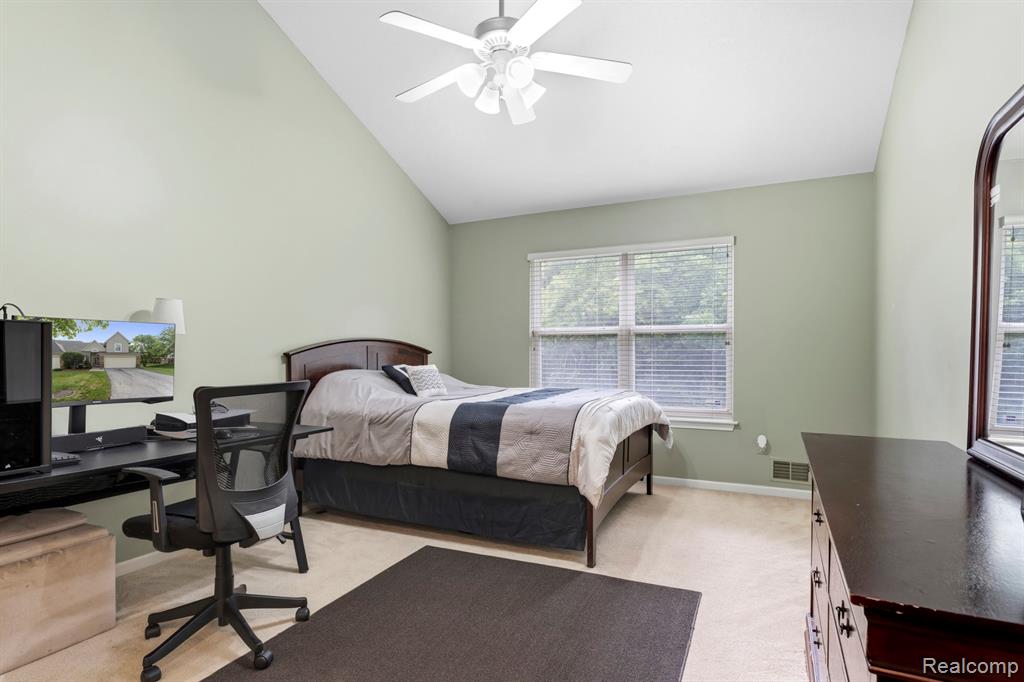 5487 Greenway Drive, 82, Trenton, MI 48183 — Photo 10