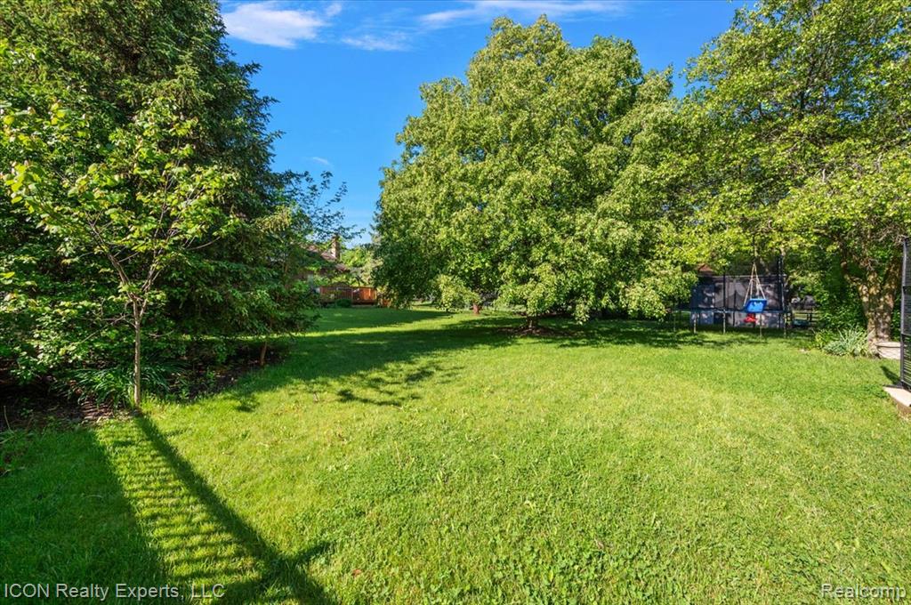 44831 Huntington Drive, Novi, MI — Photo 50
