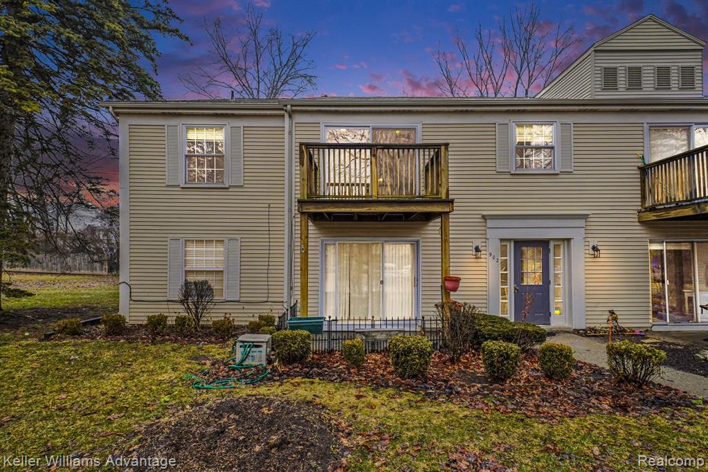 902 Chestnut Hill Drive, E, Auburn Hills, MI 48326 — front exterior