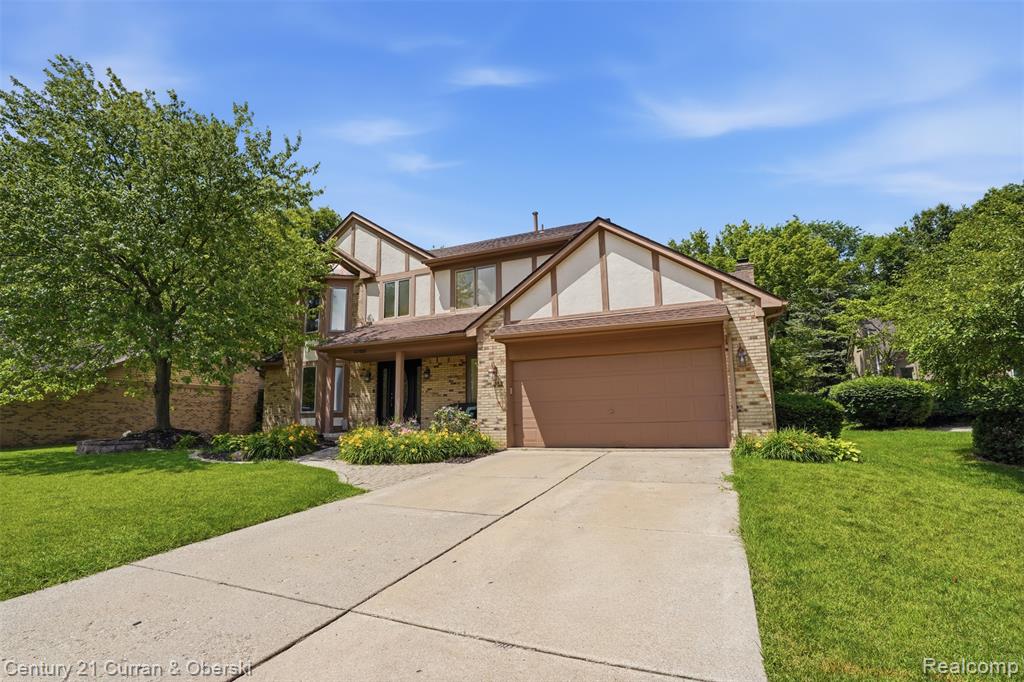 47008 Cider Mill Drive, Novi, MI — Photo 2