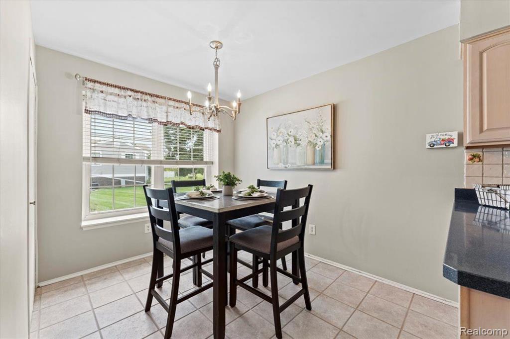 21382 E GLEN HAVEN Circle, Northville, MI 48167 — Photo 4