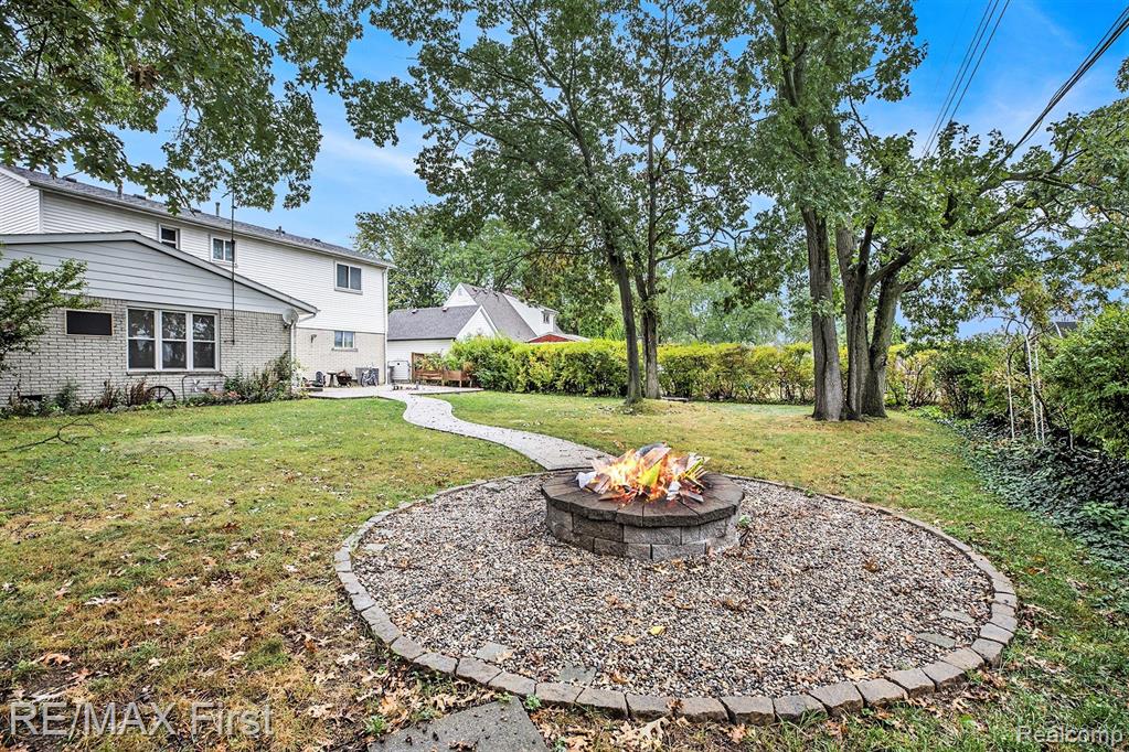 7184 Dur Moll Avenue, Shelby Twp, MI 48317 — Photo 35