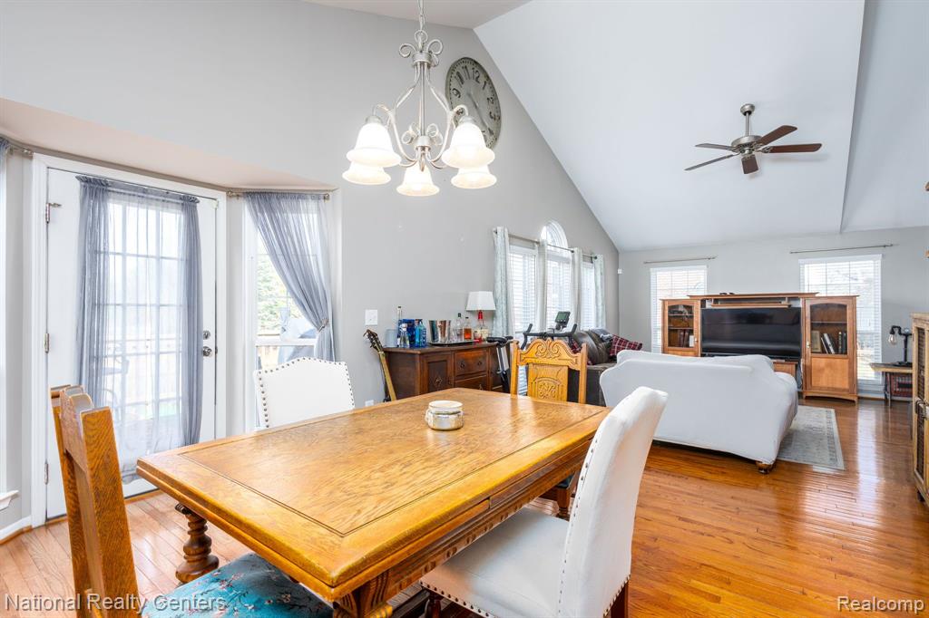 4024 RAVENSFIELD Drive, Canton, MI 48188 — Photo 5