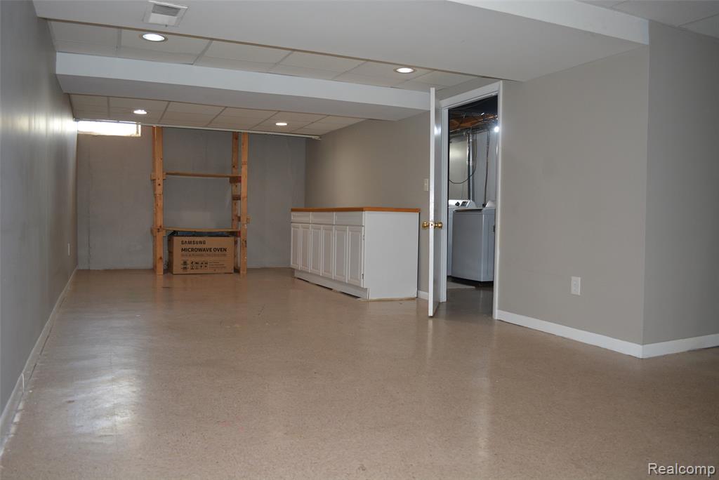 3883 OLD CREEK Road, 18, Troy, MI 48084 — Photo 44
