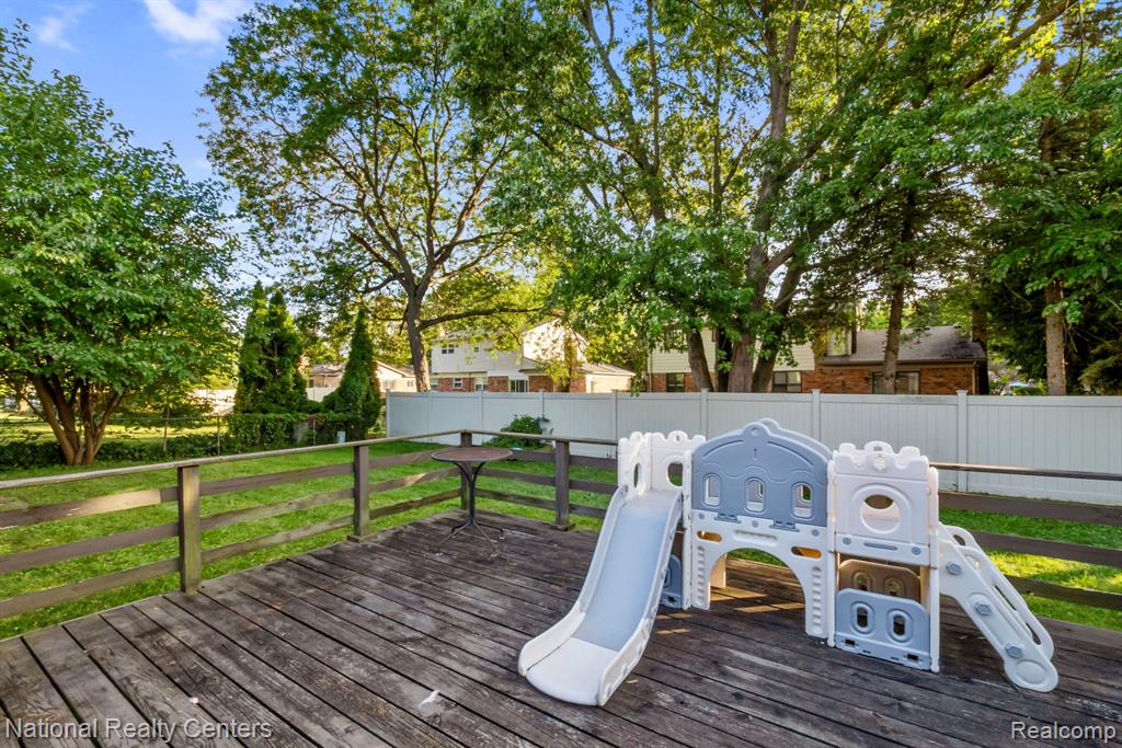 5785 Patterson Drive, Troy, MI 48085 — Photo 8