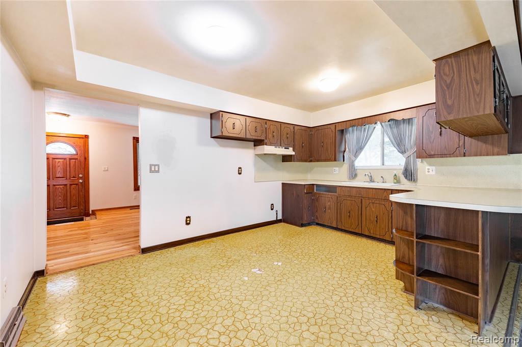 21819 Meridian Road, Grosse Ile, MI 48138 — Photo 9