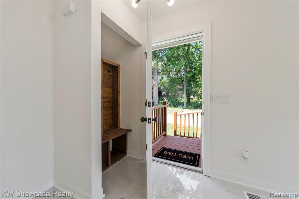 4392 CASS ELIZABETH Road, Waterford, MI 48328 — Photo 21