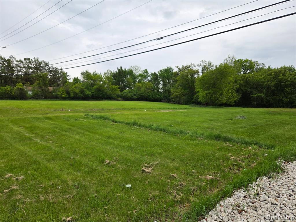 7585 Pontiac Trail, West Bloomfield, MI 48323