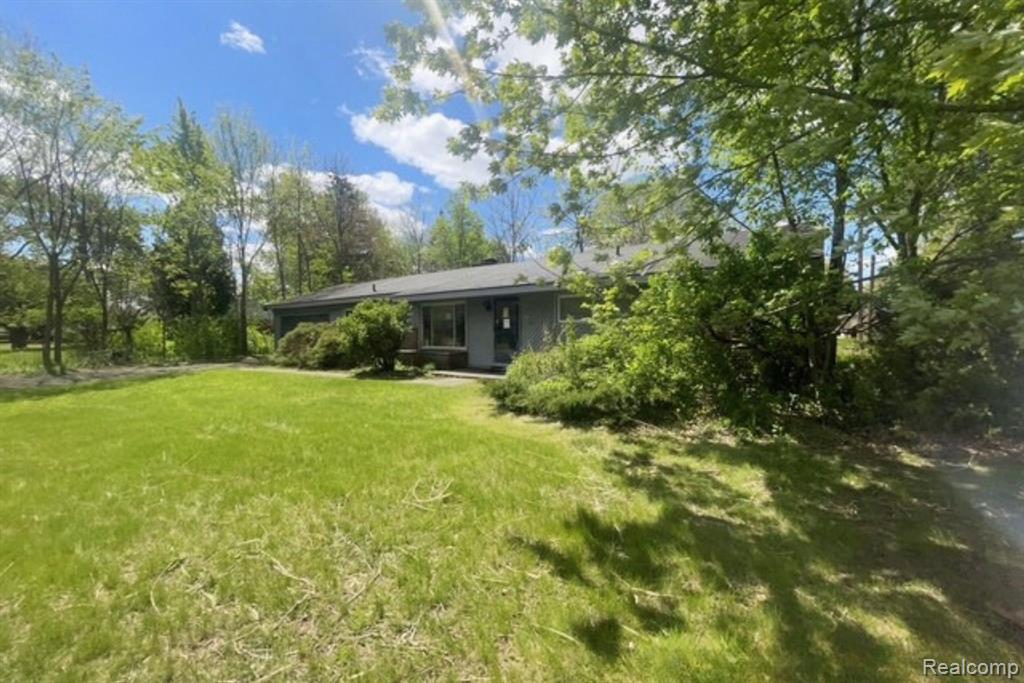 7166 Cottonwood Knoll, West Bloomfield, MI — Photo 3