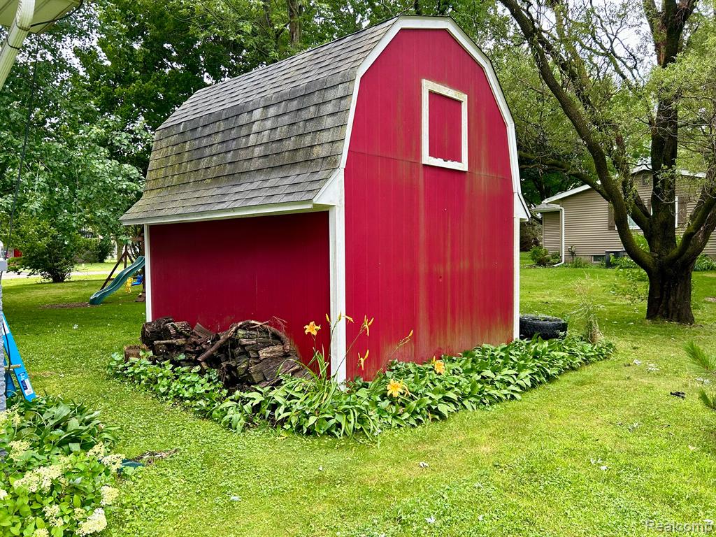 4361 W HIGHLAND Road, Milford, MI 48380 — Photo 16