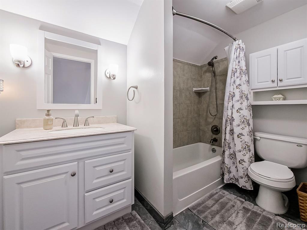 4610 BUTLER Drive, Troy, MI 48085 — Photo 16