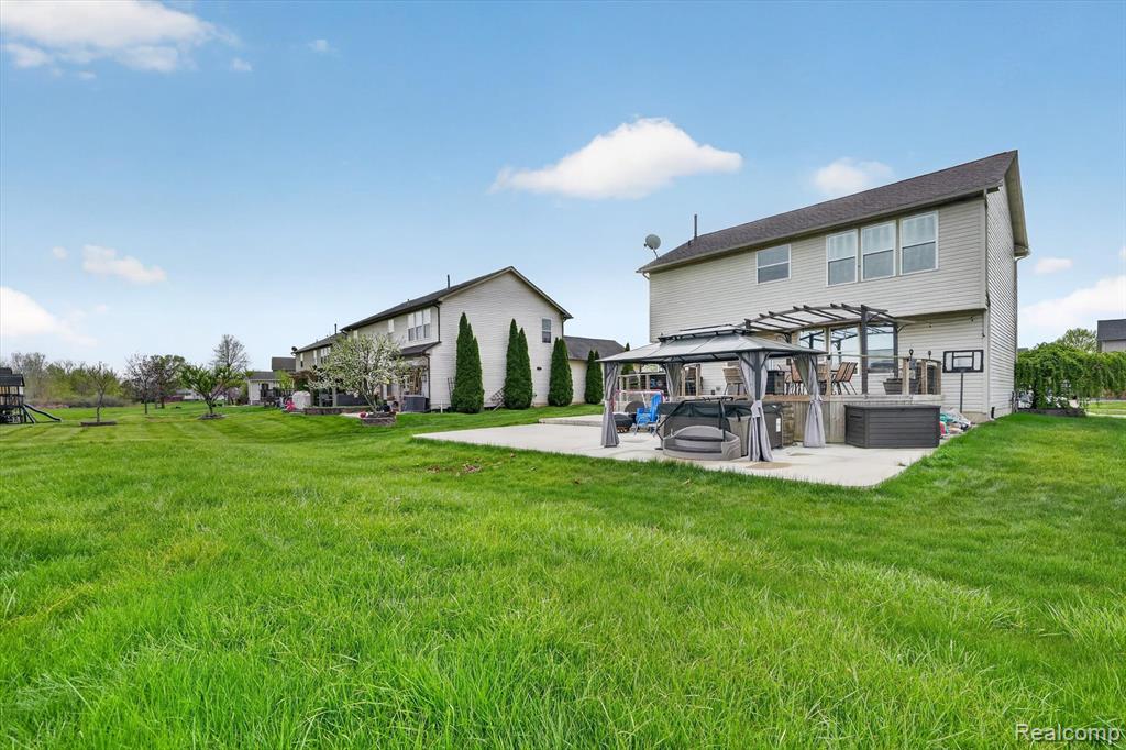 27735 E Mockingbird Drive, Flat Rock, MI 48134 — Photo 35