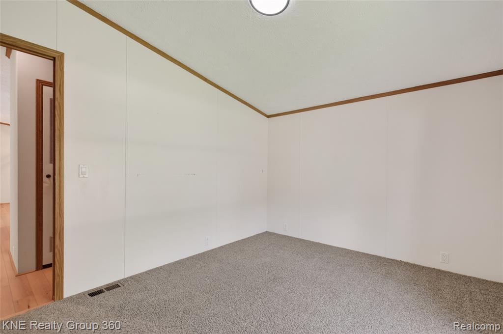 672 Red Oaks Drive, Howell, MI 48843 — Photo 27