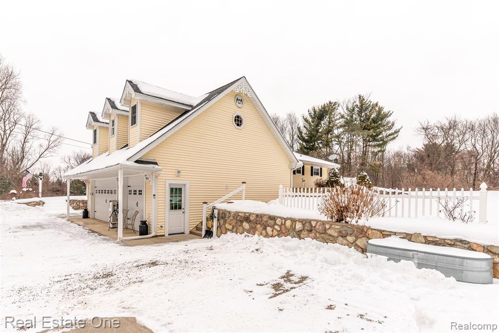 10120 Hyne Road, Brighton, MI 48114 — Photo 9