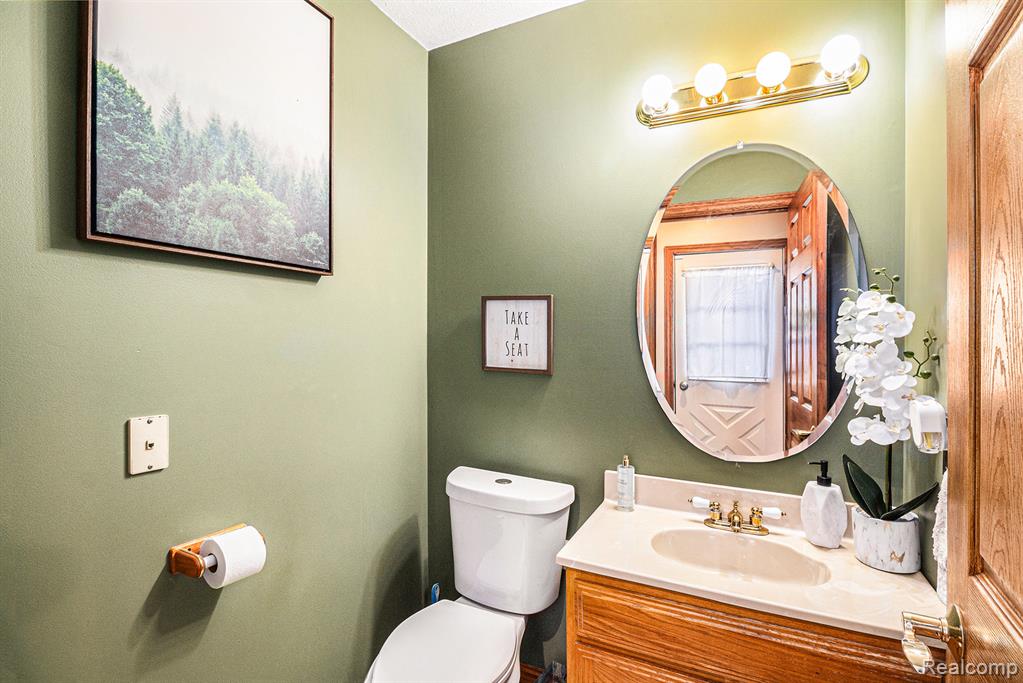 4915 Bell Oak Road, Webberville, MI 48892 — Photo 12