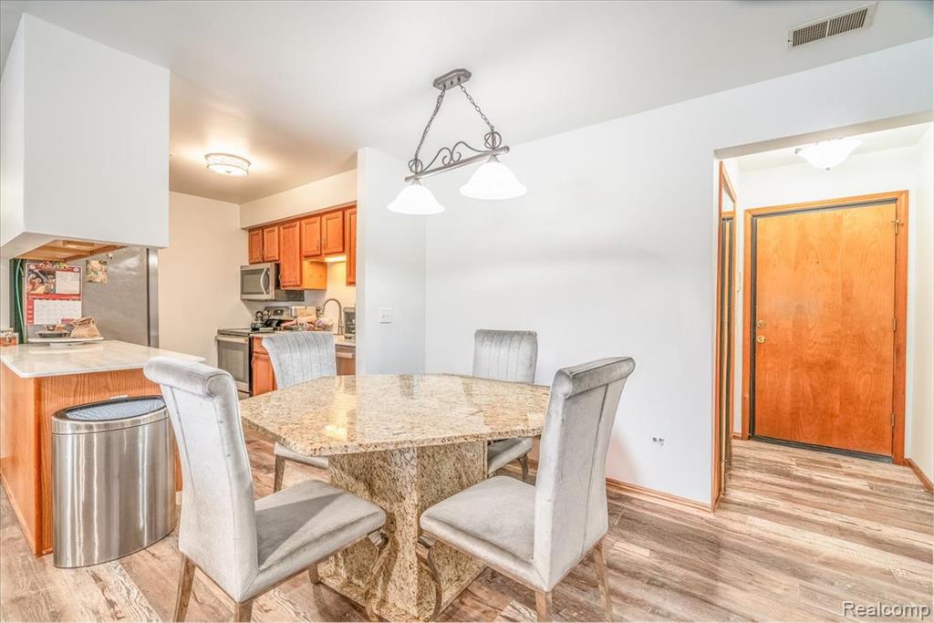9714 Sawgrass Court, Belleville, MI 48111 — Photo 4