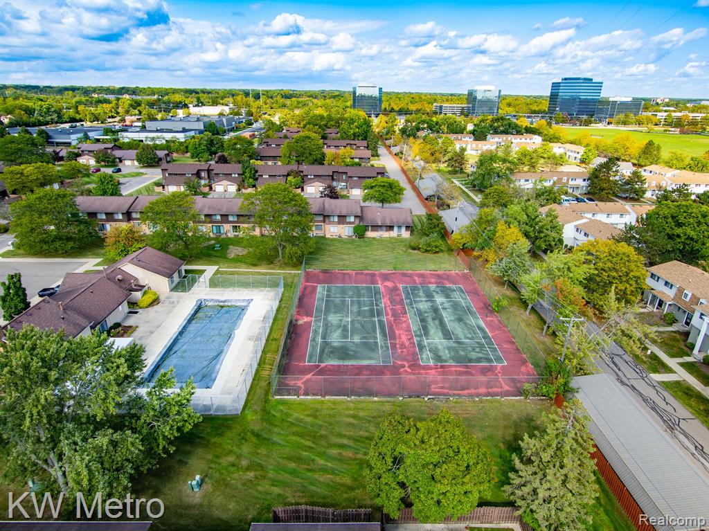 27173 CUMBERLAND Court, Southfield, MI 48033 — Photo 27