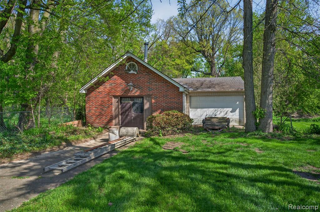 15623 Millar Road, Clinton Twp, MI 48036 — Photo 17