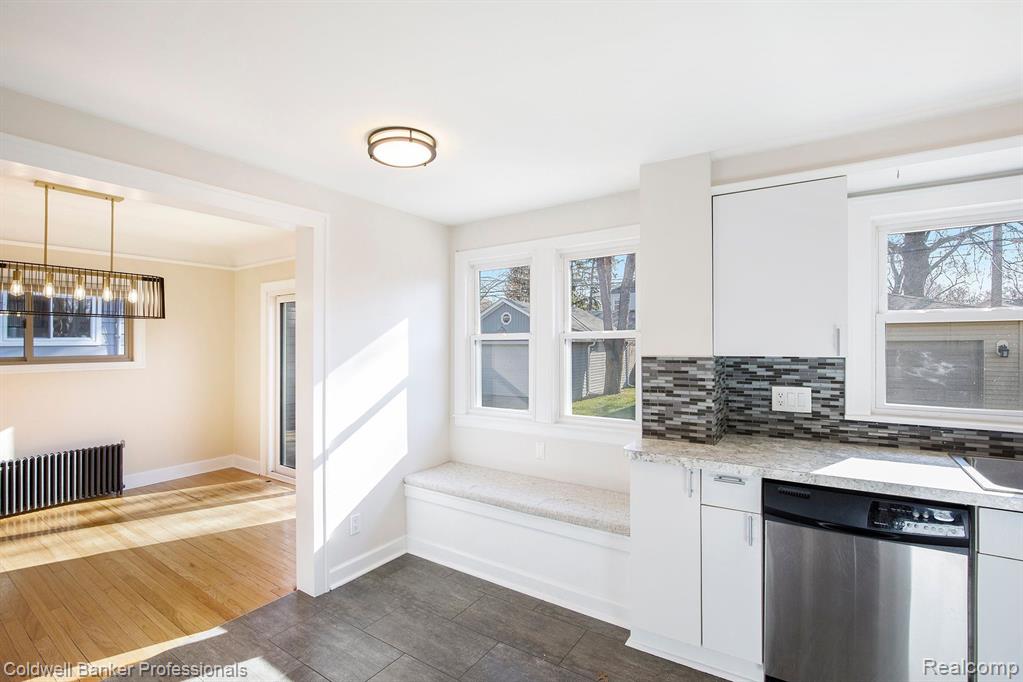 913 IRVING Avenue, Royal Oak, MI 48067 — Photo 10