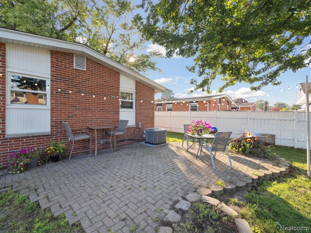 30083 Lisch Street, Gibraltar, MI — Photo 34