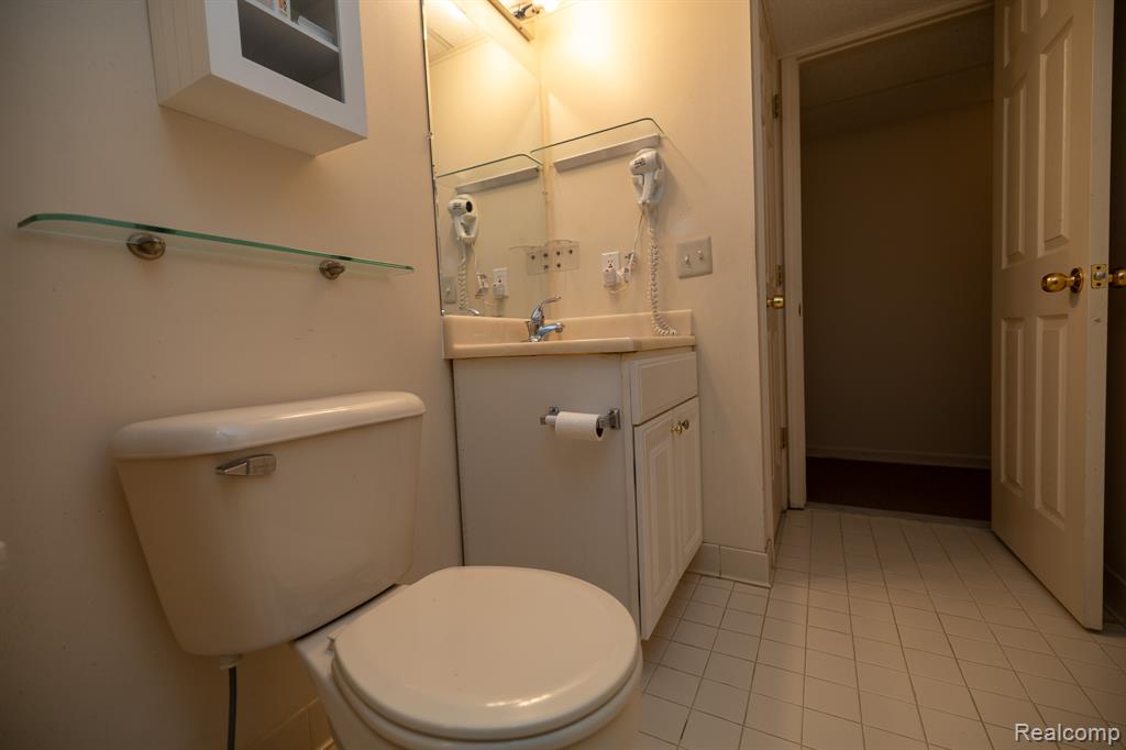 6926 Alden Drive, West Bloomfield, MI 48324 — Photo 38