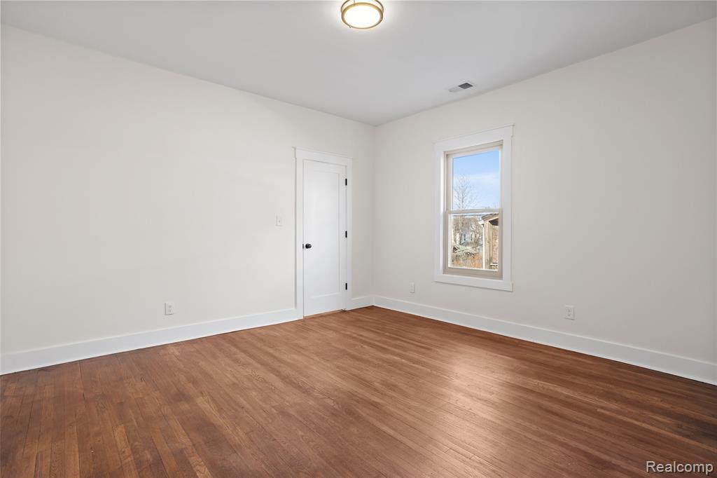 900 Hazelwood Street, Detroit, MI 48202 — Photo 17